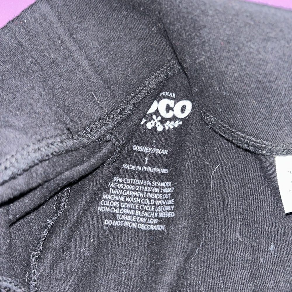HP๐Torrid Crop Legging - Disney Coco Miguel Guitar - Picture 5 of 10